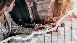 10 naturalnych kremów przeciwzmarszczkowych 2025: skład, efekty, ceny i najlepsze alternatywy dla drogich marek